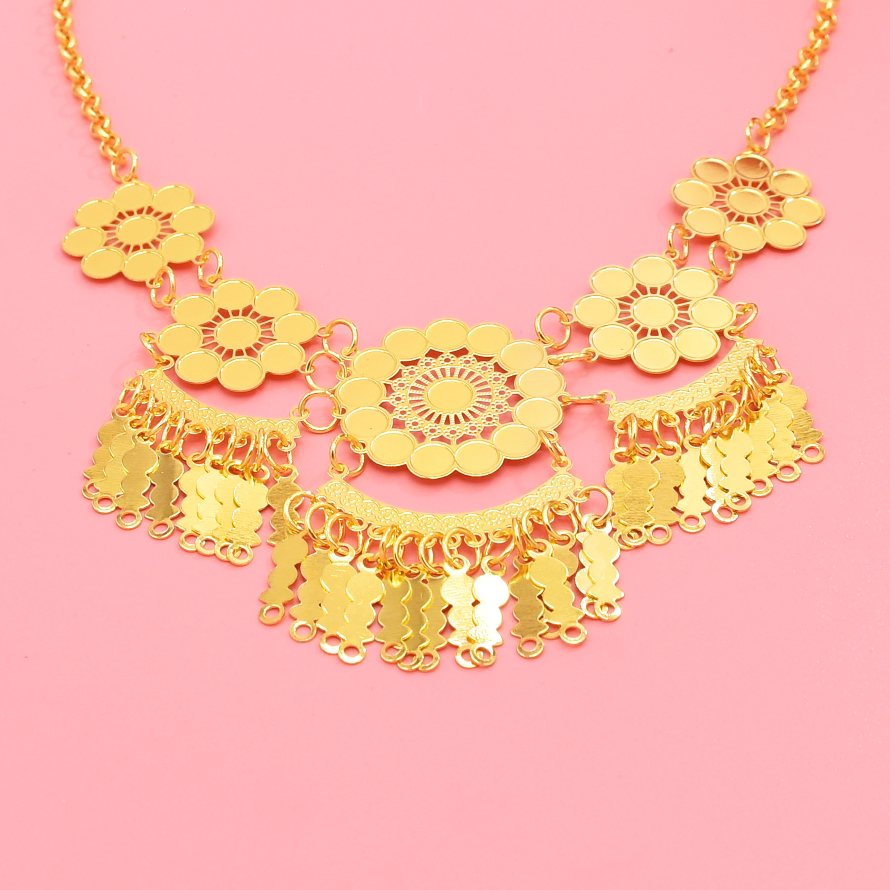 Hollow Carving Flower Pendants - Ethnic Fashion In Dubai recension och pris