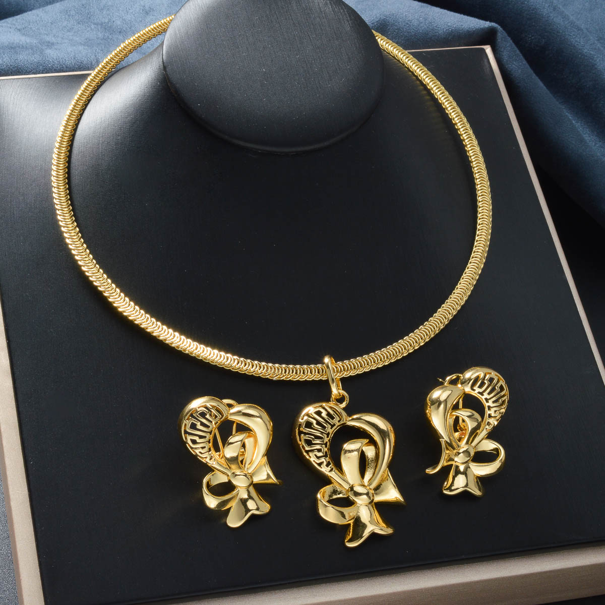 Women Dubai 18K Gold Plated Je - Ethnic Fashion In Dubai recension och pris
