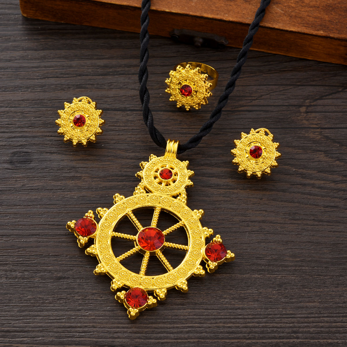 Dubai Africa Golden Color Cool - Ethnic Fashion In Dubai recension och pris